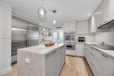 Comprar apartamento en Grove Isles Tower III C1402