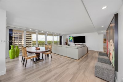 Comprar apartamento en Grove Isles Tower III C1402