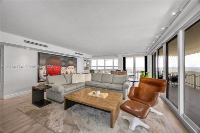 Comprar apartamento en Grove Isles Tower III C1402