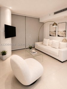 Comprar apartamento en Mint at Riverfront 1210