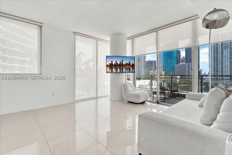 Comprar apartamento no Mint at Riverfront 1210