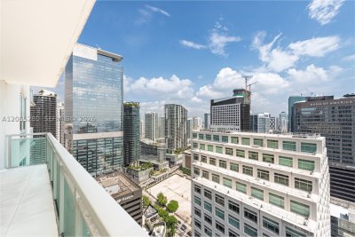 Comprar apartamento en The Plaza Tower I 3904