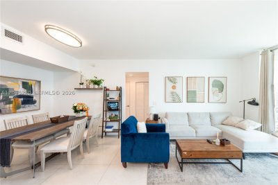 Comprar apartamento en The Plaza Tower I 3904