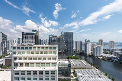 Comprar apartamento en The Plaza Tower I 3904