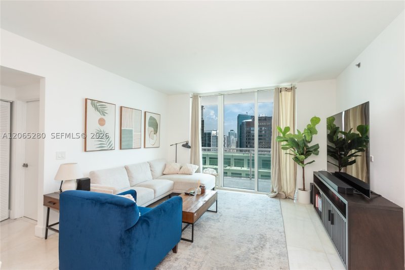 Condo for sale at The Plaza Tower I 3904