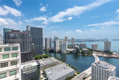 Comprar apartamento en The Plaza Tower I 3904