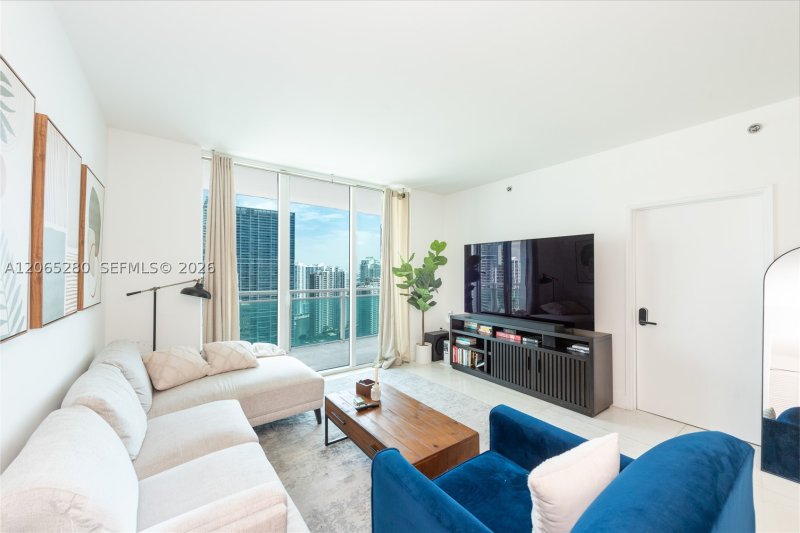 Condo for sale at The Plaza Tower I 3904
