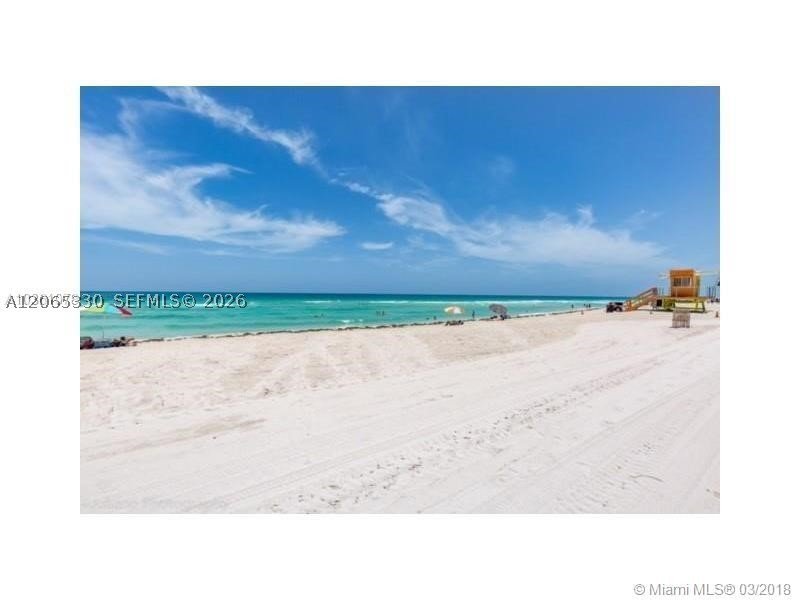 Comprar apartamento en The Collins Condo 912