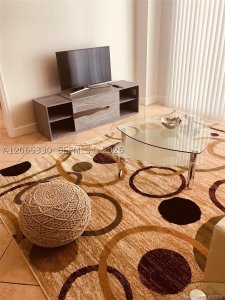 Comprar apartamento en The Collins Condo 912