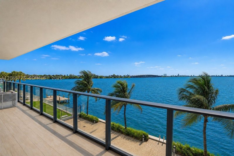 Comprar apartamento en One Paraiso 306