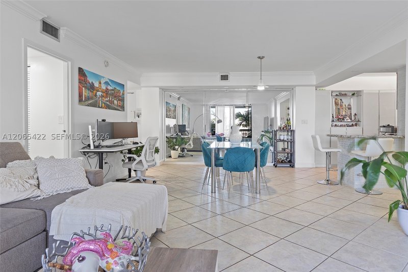 Apartment for rent at Brickell Bay Club 315
