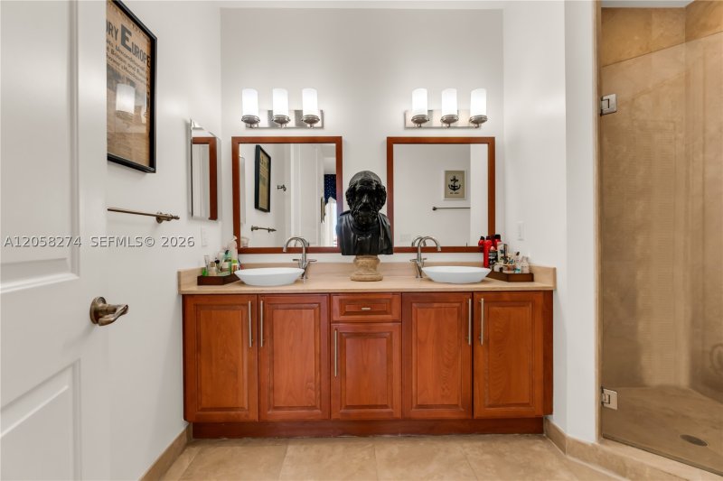 Condo for sale at Ponce Tower 624