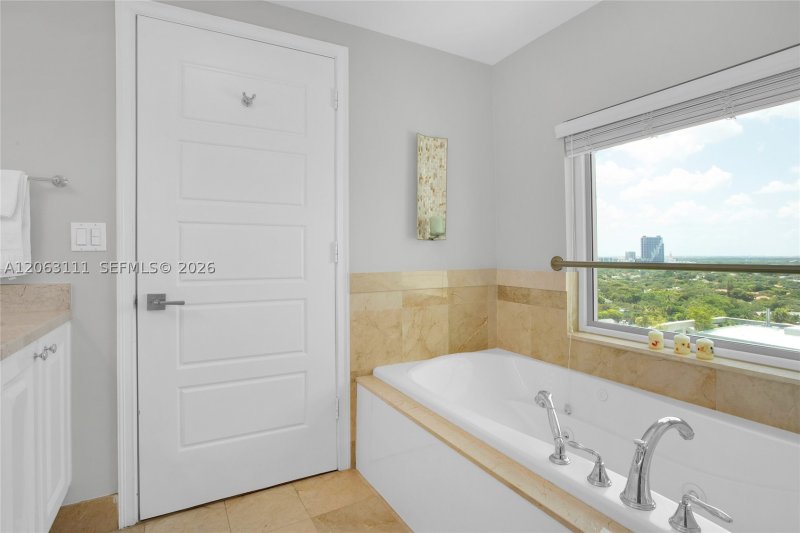 Apartment for rent at Ritz Carlton Coconut Grove 1904