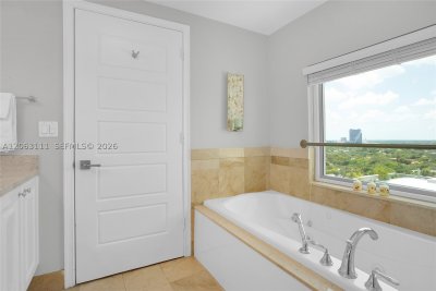 Alquiler de apartamento en Ritz Carlton Coconut Grove 1904