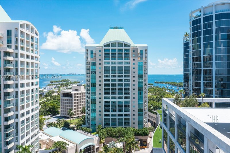 Apartment for rent at Ritz Carlton Coconut Grove 1904