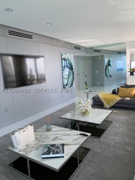 Comprar apartamento en Jade Ocean 3808