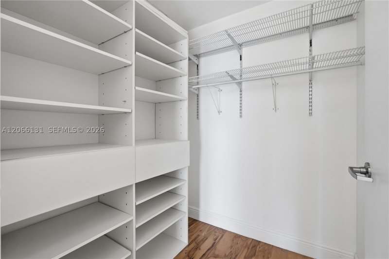 Condo for sale at The Ivy 1801