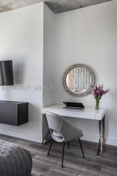 Condo for sale at Midtown Miami 2 H2409