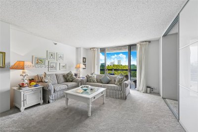 Comprar apartamento en Mystic Pointe 600 412