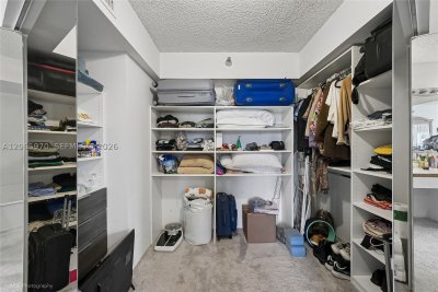 Comprar apartamento en Mystic Pointe 600 412