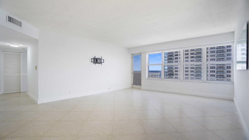 Condo for sale at Ocean Summit 1509