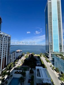 Comprar apartamento no Bay House 1604