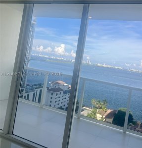 Comprar apartamento no Bay House 1604