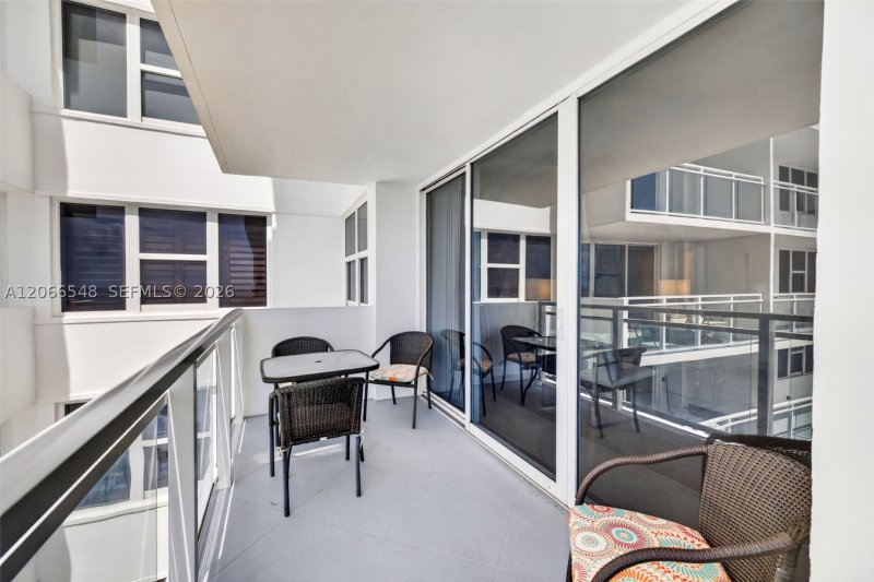 Condo for sale at Parker Plaza Estates 1218