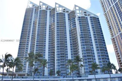 Comprar apartamento no The Pinnacle 3202