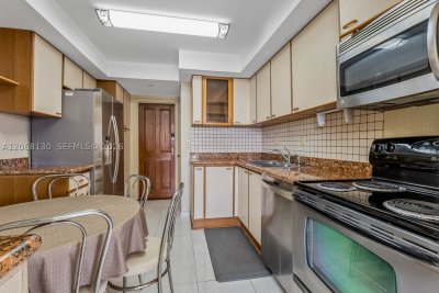 Aluguel de apartamento no Bayshore Place 601A