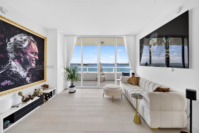 Condo for sale at 1800 Club 809