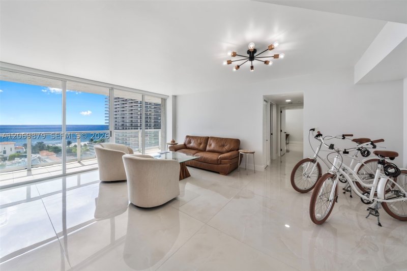 Condo for sale at Grandview 1204