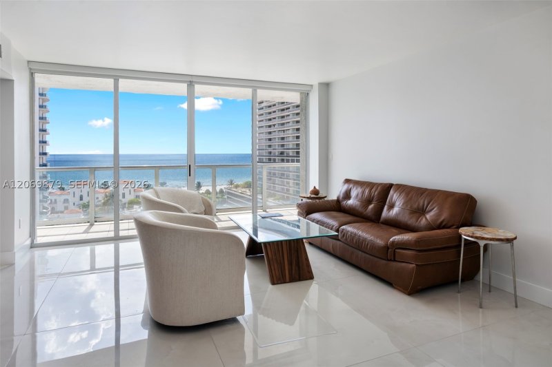 Condo for sale at Grandview 1204