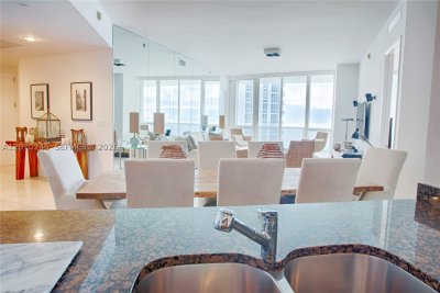 Aluguel de apartamento no Trump Tower Three 2303