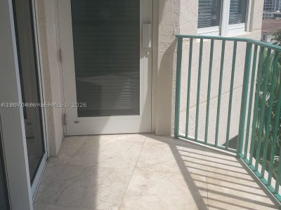 Comprar apartamento no Turnberry Village South 607