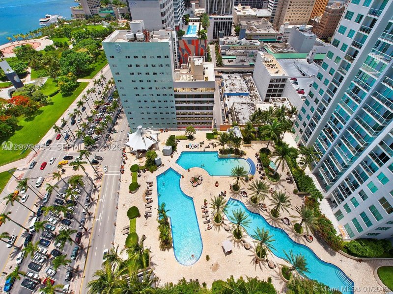 Condo for sale at Vizcayne South Tower 902