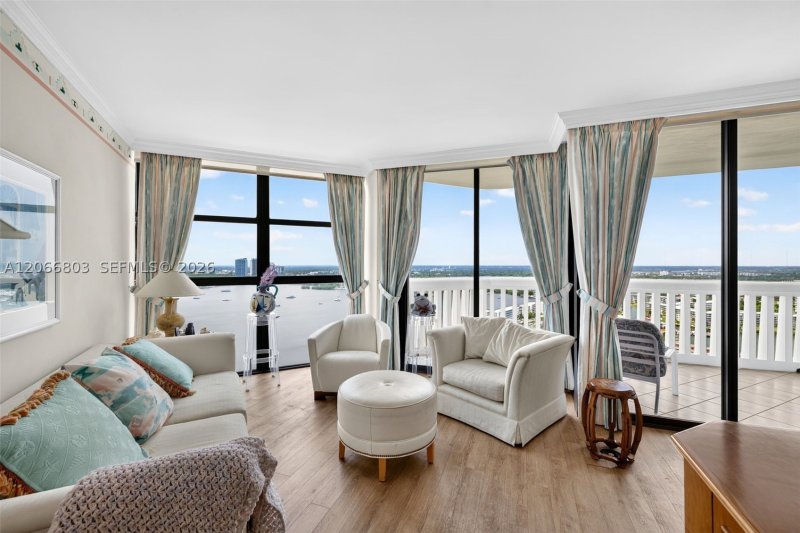 Comprar apartamento en 1000 Williams Island 2911