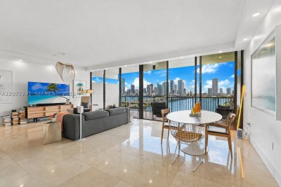 Comprar apartamento no 1000 Venetian Way 1108