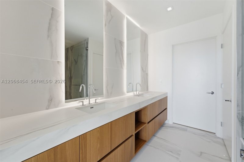 Condo for sale at Casa Bella 3004