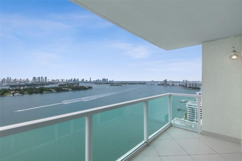 Alquiler de apartamento en Floridian 2307