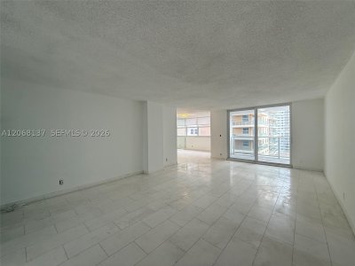 Aluguel de apartamento no La Mer Estates 1206