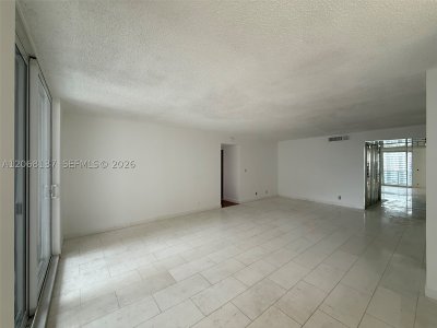 Aluguel de apartamento no La Mer Estates 1206