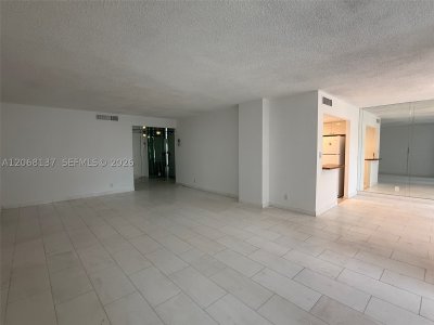 Aluguel de apartamento no La Mer Estates 1206