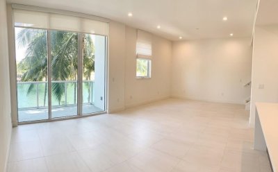 Comprar apartamento no Brickell on the River North 202