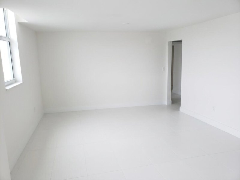 Comprar apartamento no Brickell on the River North 202