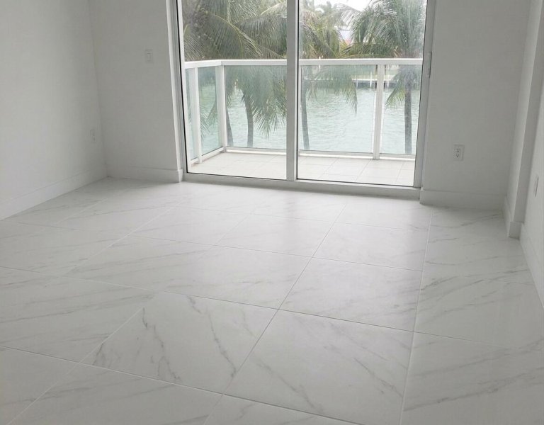 Comprar apartamento no Brickell on the River North 202