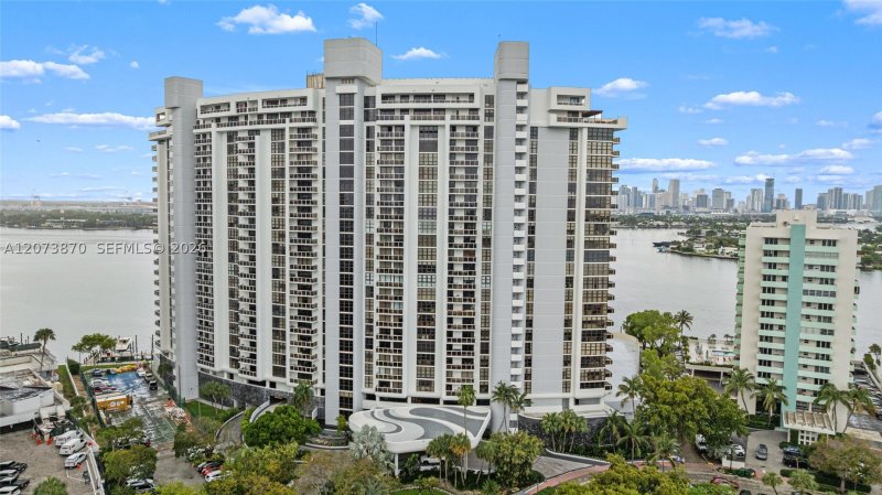 Condo for sale at Nine Island Avenue 2207