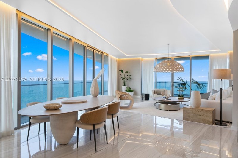 Condo for sale at Residences by Armani / Casa 600