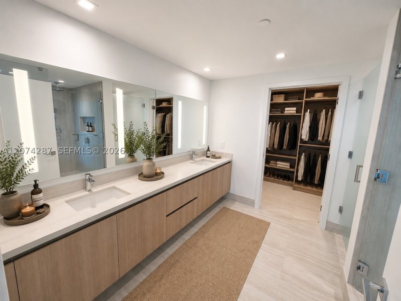 Condo for sale at One Park Tower by Turnberry 1503