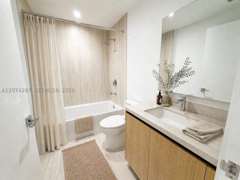 Condo for sale at One Park Tower by Turnberry 1503